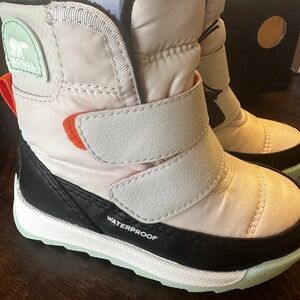 BNIB unisex toddler Sorel waterproof insulated boots - size 6